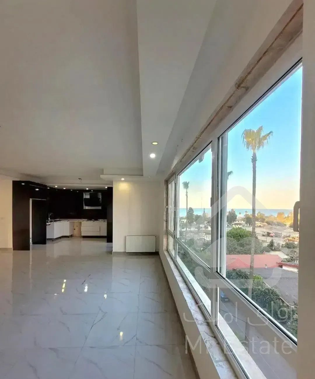 بلوار امام رضا / ۱۳۰متری طبقه بالا/  ویو و نورگیر