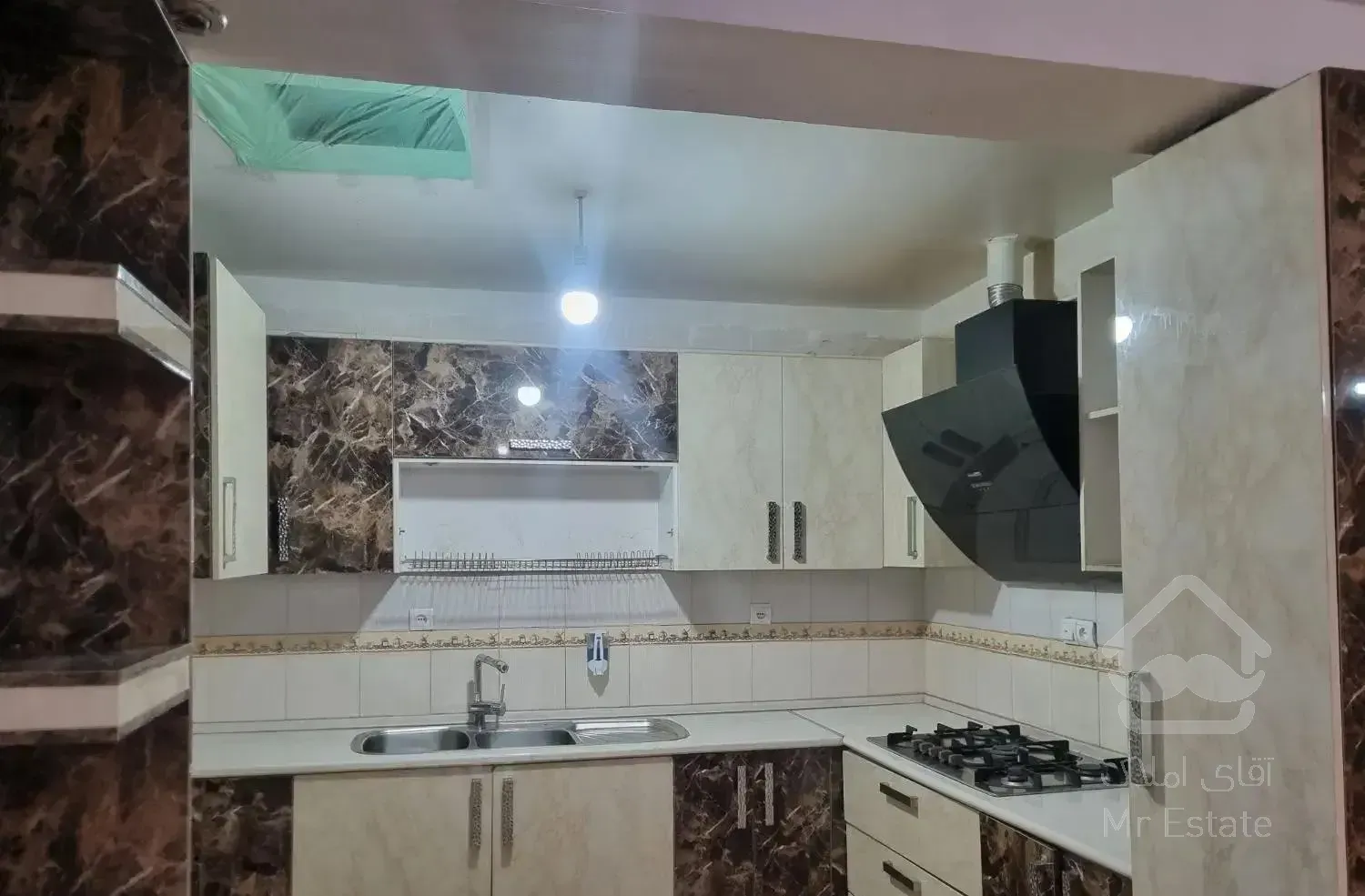 90 متری روبرو پارک مادر