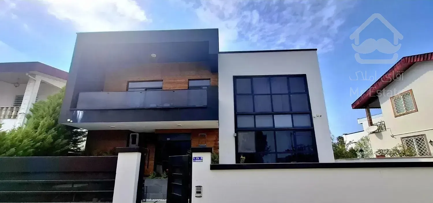 ویلا نوساز فرنیش ارزنده با استخر و روف گاردن