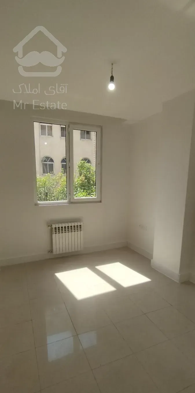 82 متری تک واحدی در انقلاب