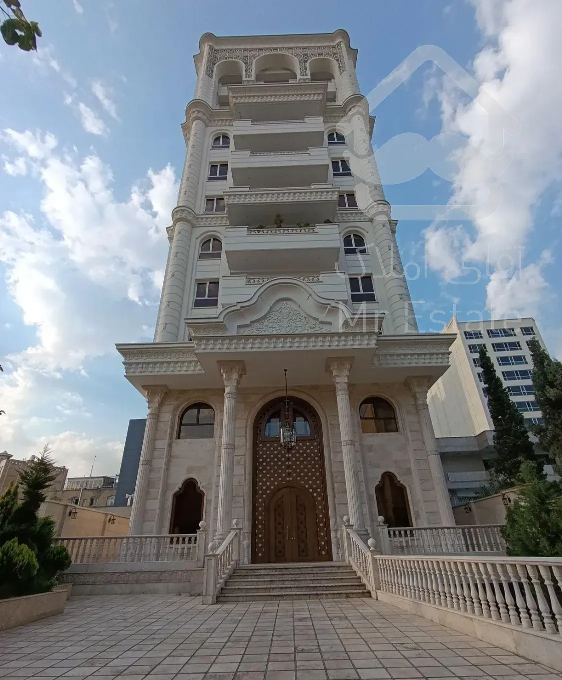 380 متر   برج باغ   چهار خواب فرمانیه شرقی ویو دار