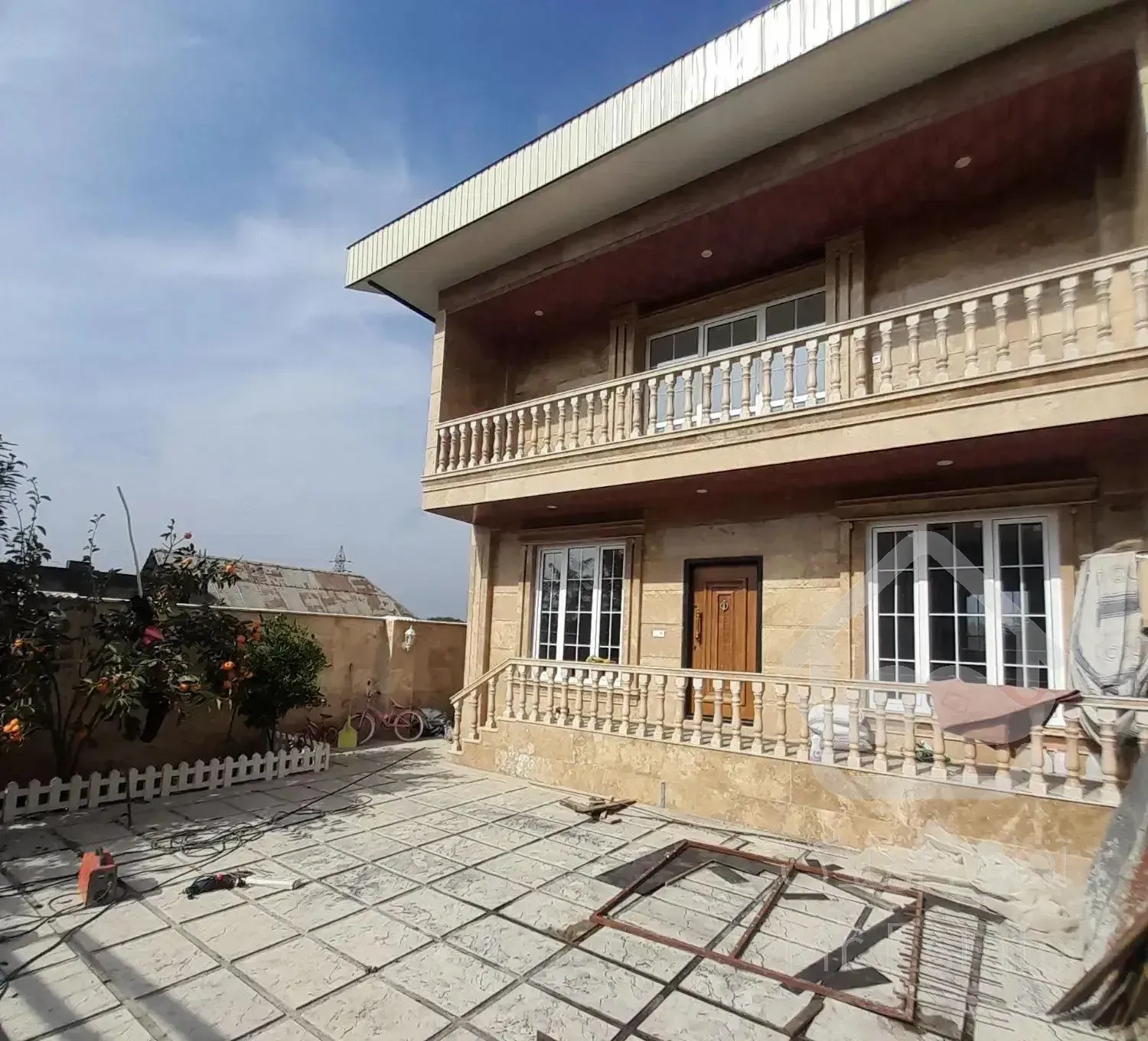 فروش ویلای ۱۹۰ متری فومن با سند تک برگ