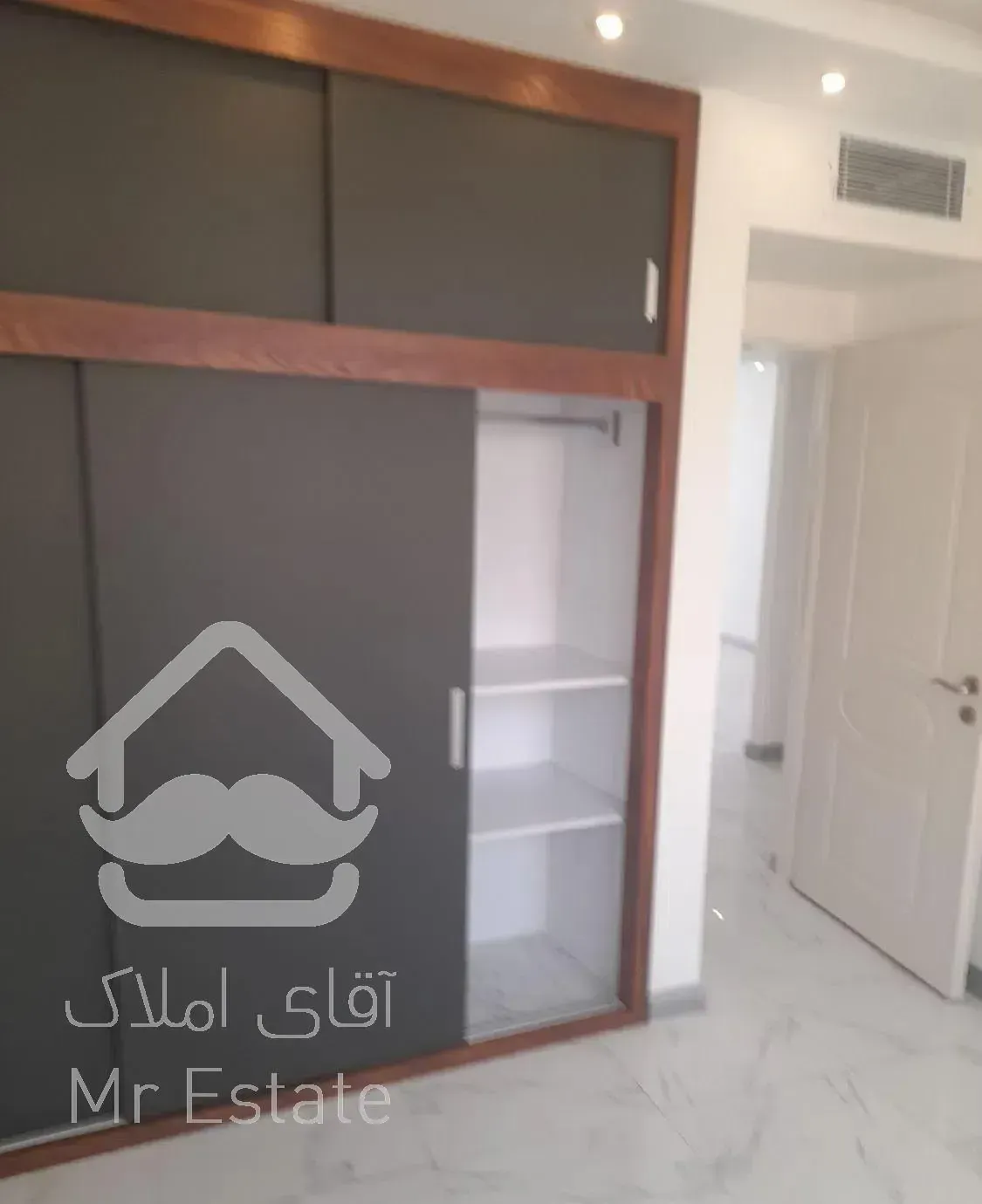 آپارتمان ۸۲متر نوساز تکواحدی فول ( خردمند شمالی )