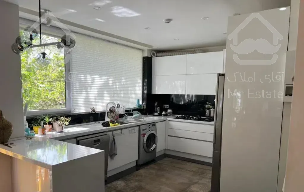 ۱۲۰متر آپارتمان/پارک ملت/۴ساله