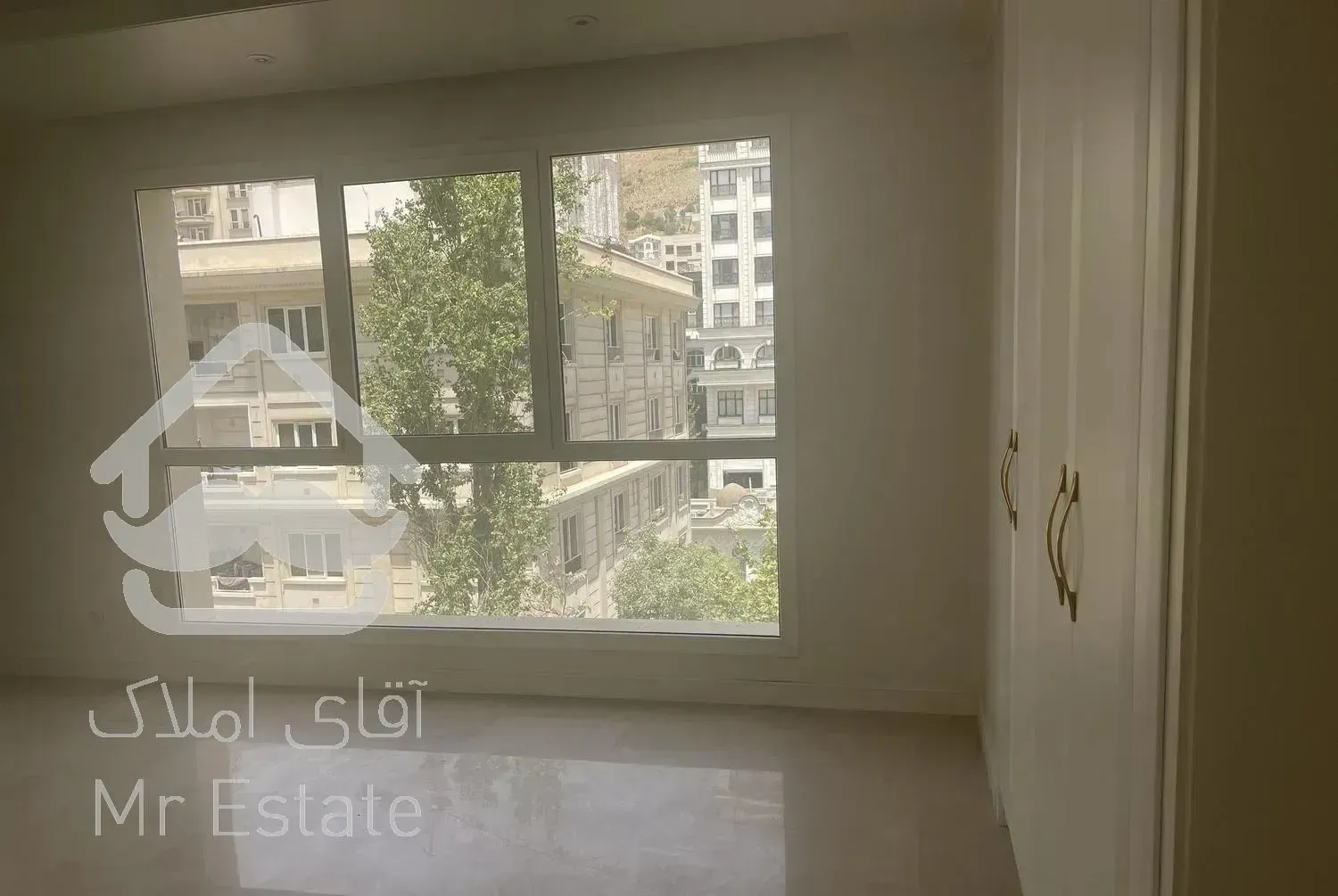 ۲۴۵ متر در ولنجک چشم انداز کوهستان