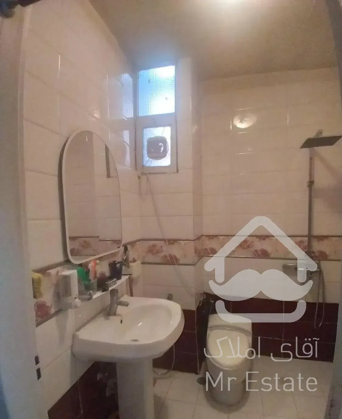 ونک  شیراز  ۱۰۵  متر  ۲ خوابه  با  همه  امکانات .