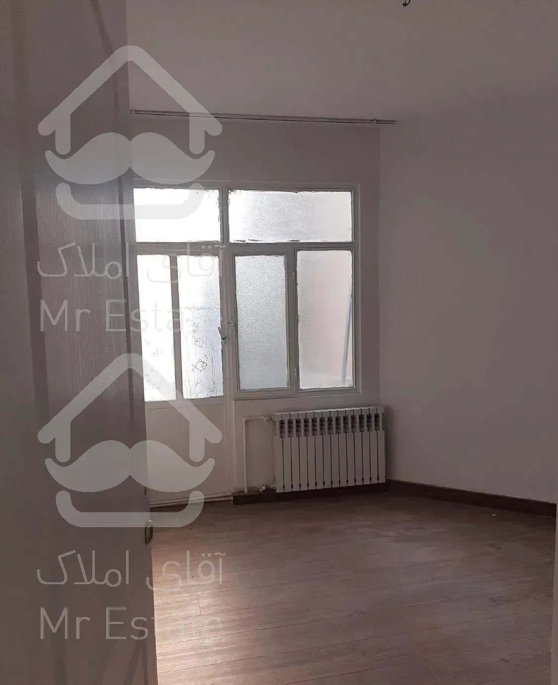 فلکه چهارم تهرانپارس ۸۲متر۲خواب طبقه دوم