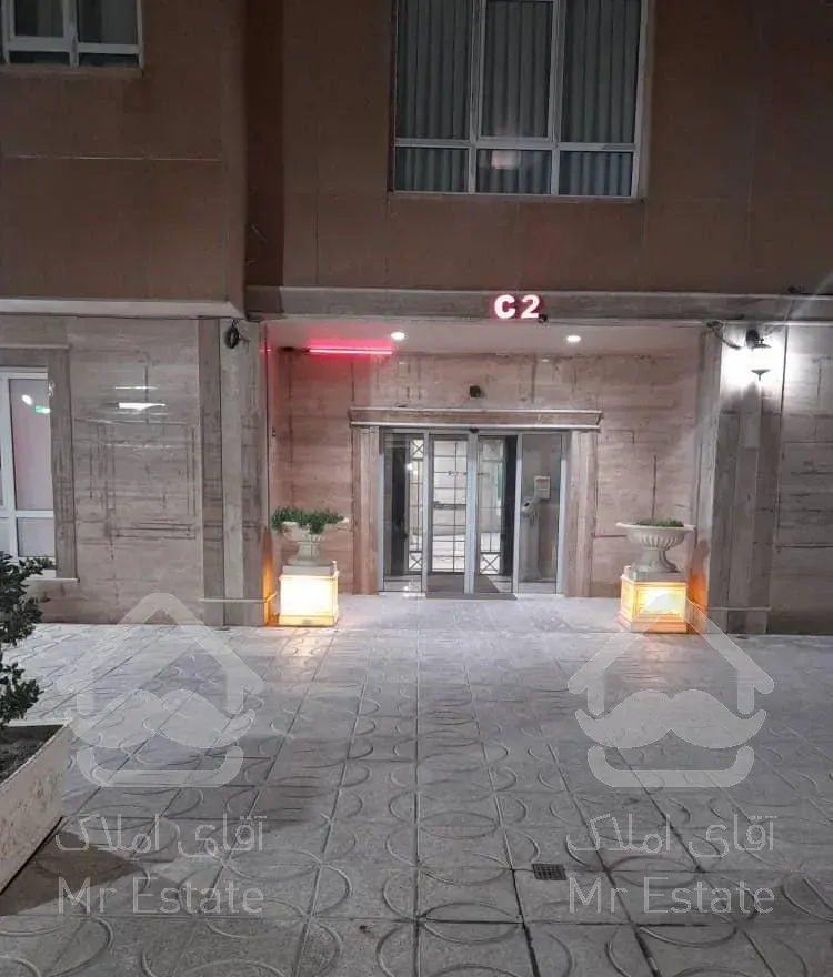 آپارتمان ۹۷ متر و ۲ خوابه میباشد