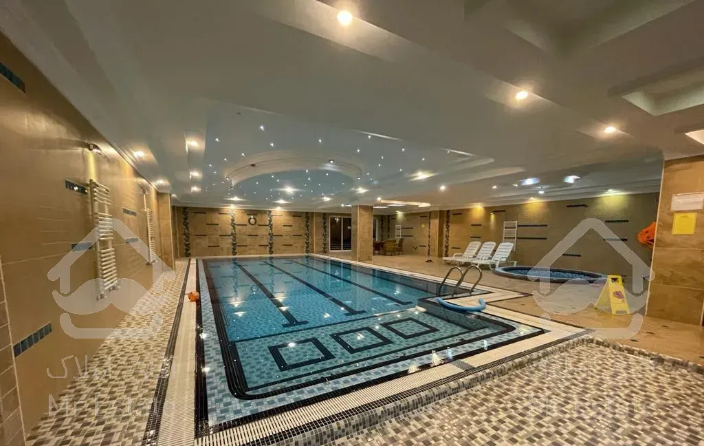 200متر/غربی بلوار 24متری/2پارکینگ/عمارت مجلل