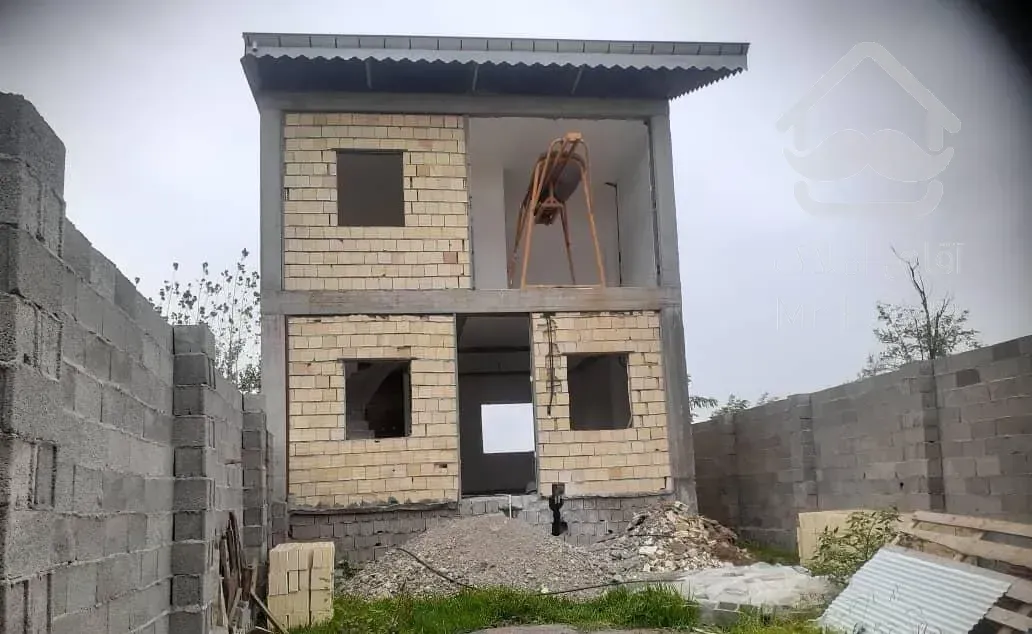 فروش ویلا 288متری نیمه کاره در مسیر حسین کوه