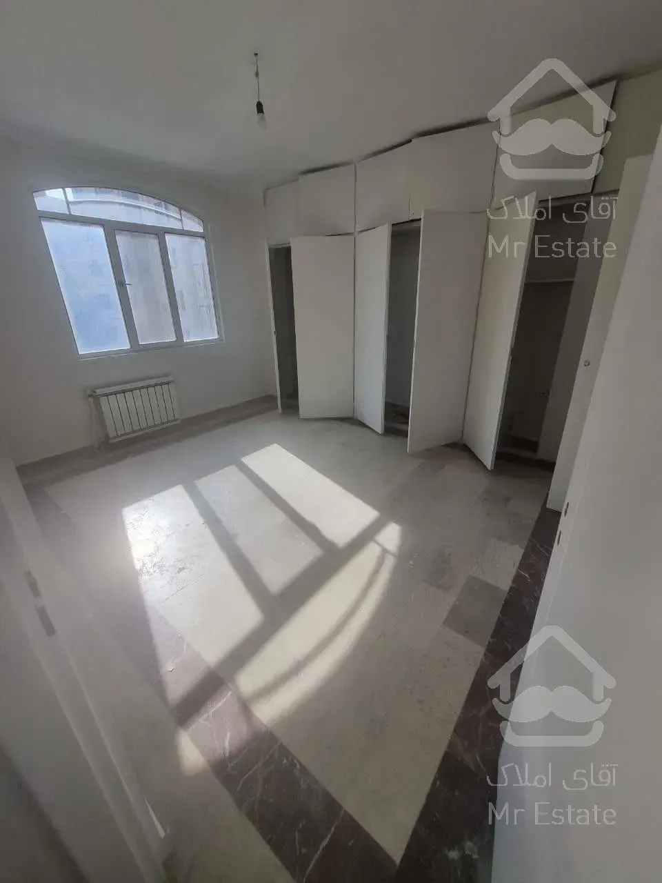 96متر بر خیابان دولت نبش چهاراه