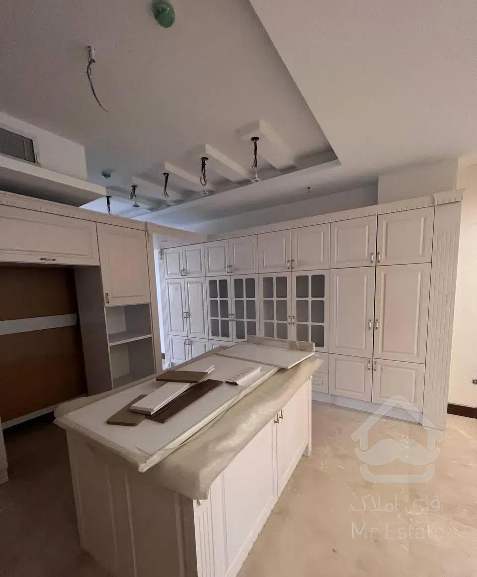 185متر نوسازکلیدنخورده ۲پارکینگ روف گاردن ۱۵۰غربی