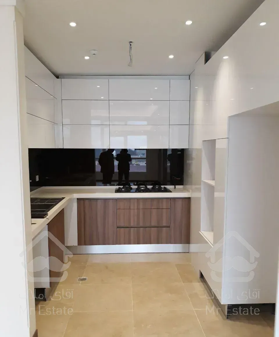 ۱۰۰ متر برج برند اوین