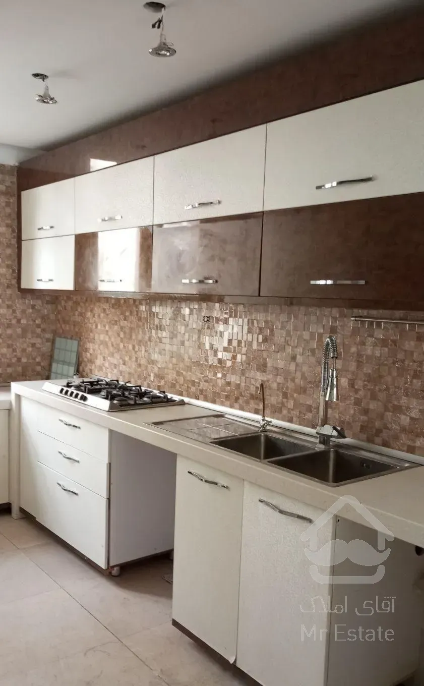 محمودیه // 140متر // سه خواب