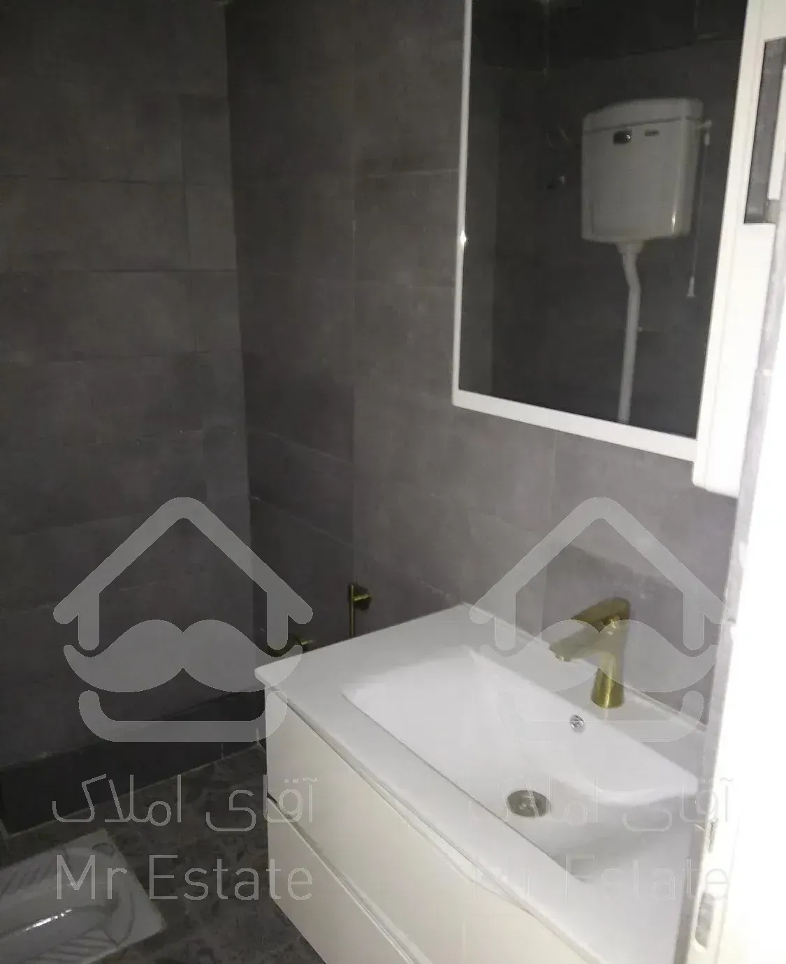 نوساز ۱۵۰ متری ۳ خوابه فلکه اول