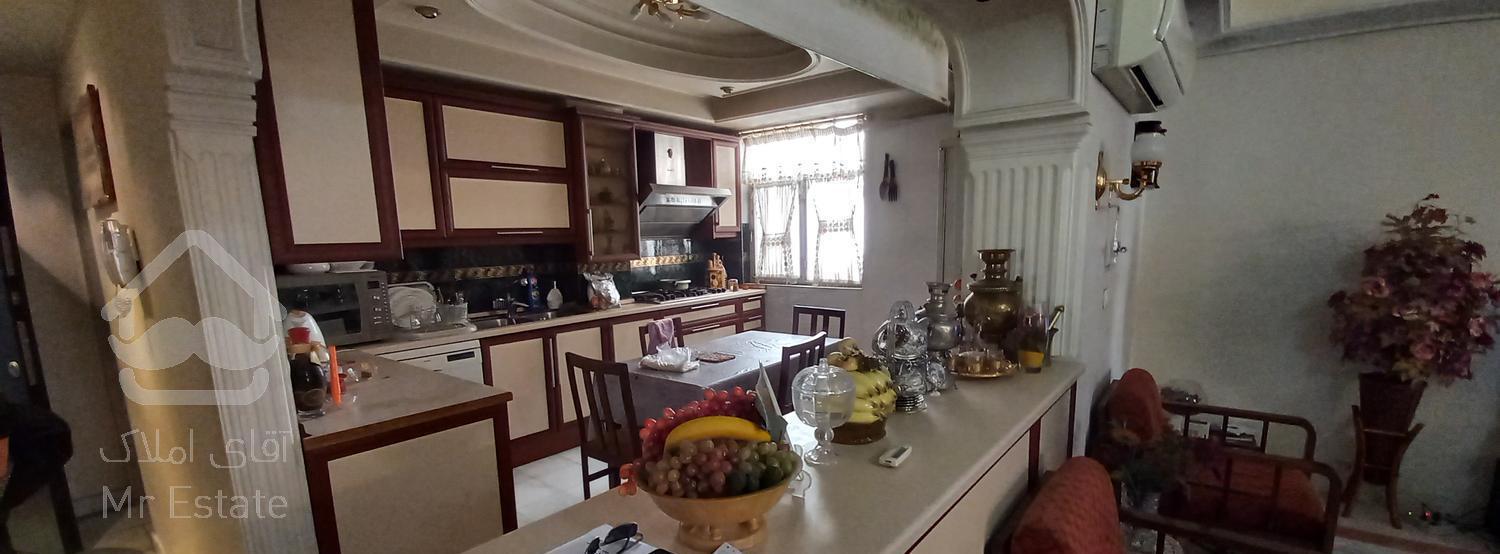 علامه شمالی. ۱۵۰ متر ۳ خواب.  ۲ پارکینگ سندی