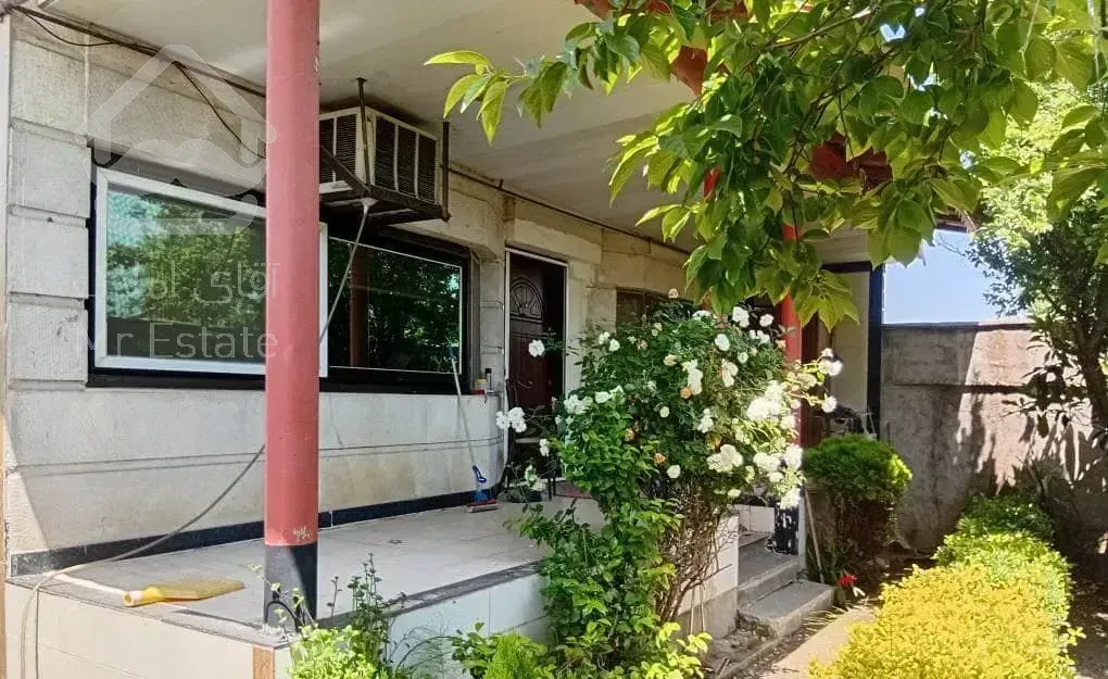 ویلایی ۴۰۰متری با بنای ۱۴۰ متری نزدیک اتوبان