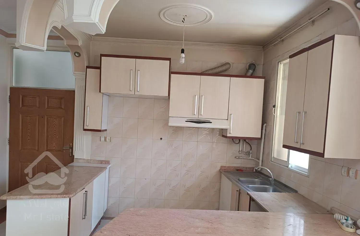 اجاره آپارتمان ۹۰ متری ۲ خوابه طبقه ۱ در امامت