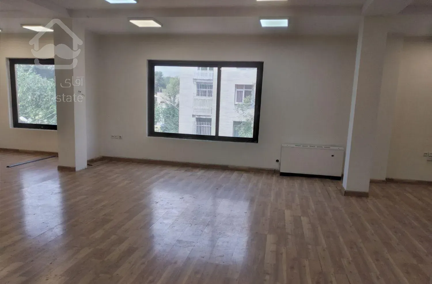 لارستان ۱۰۰ متر ۲ خواب فول تکواحد