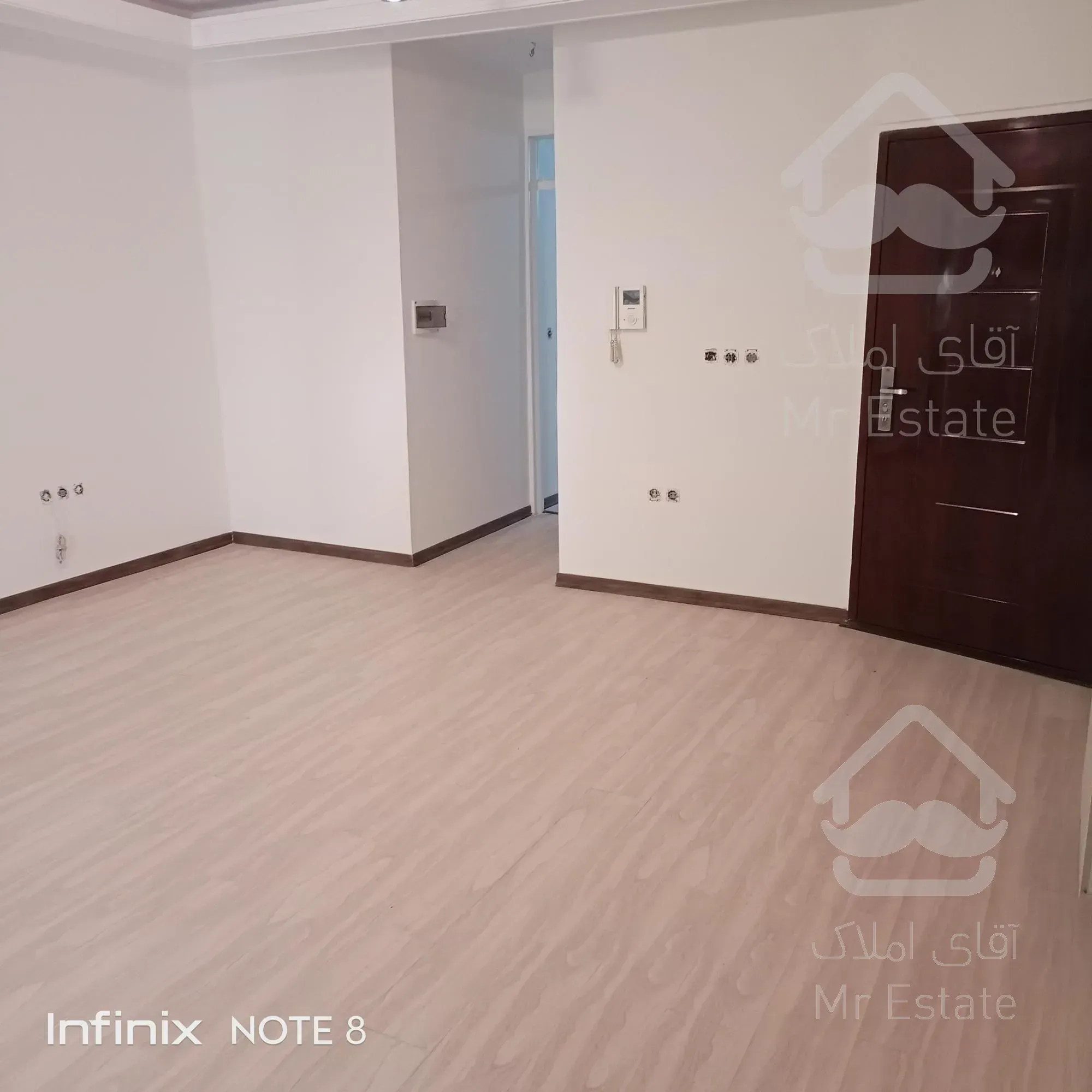 68متر دو خواب با پارکینگ