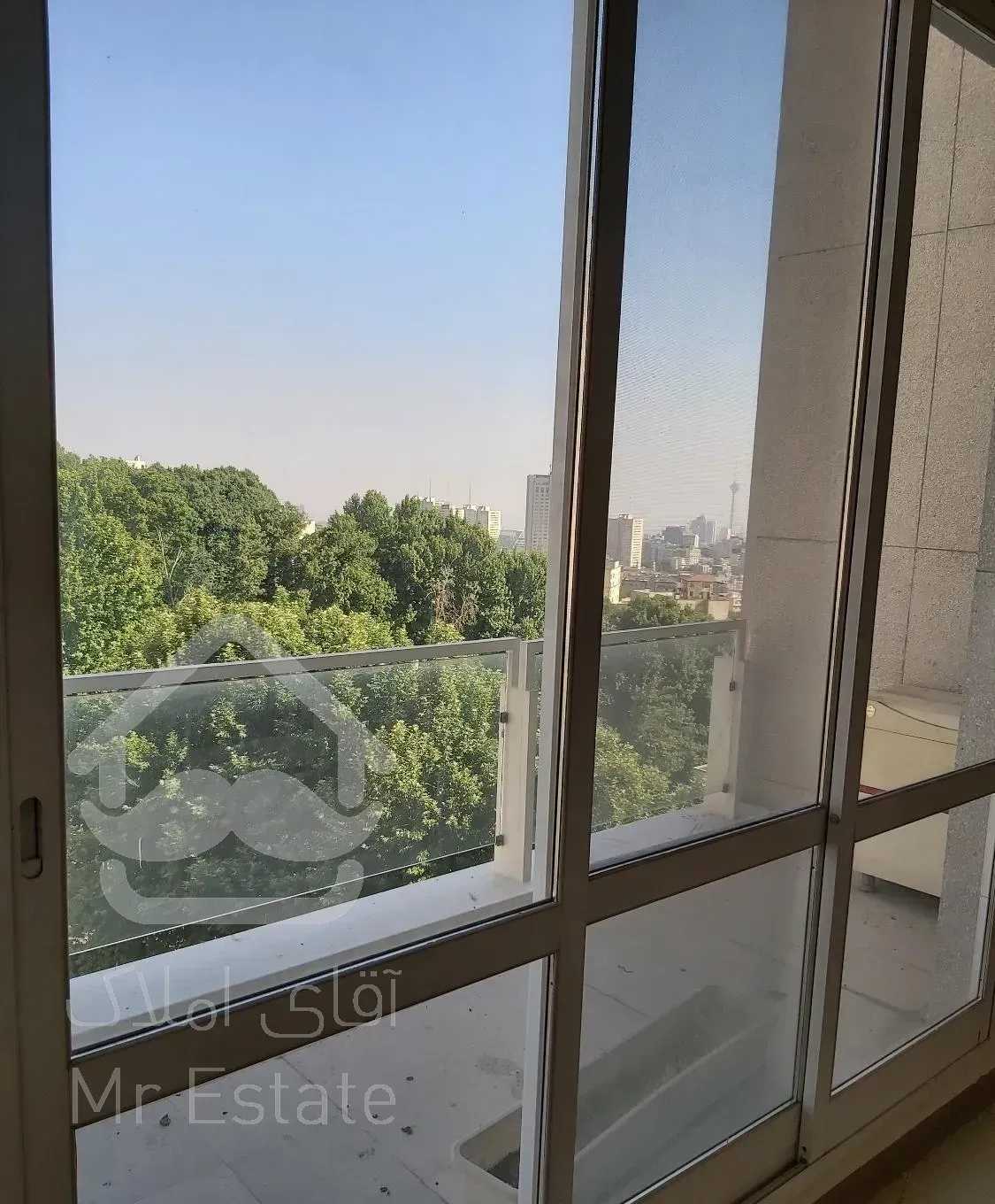 ۱۱۵متر با تراس قابل چیدمان در دل باغات درکه