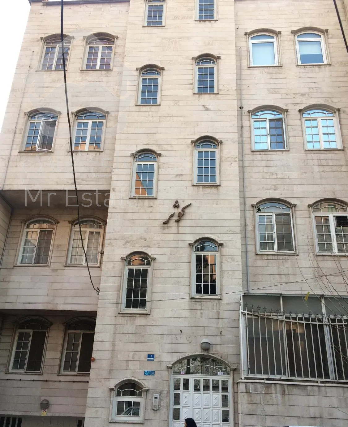 ۷۲ متری فردوس شرق غرق نور