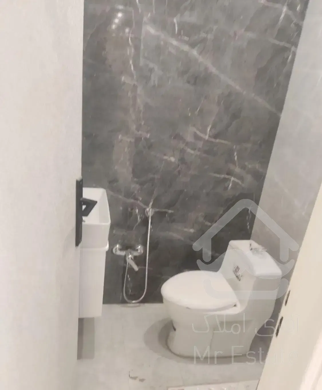 ۶۰ متر. فول امکانات . نوساز. وحیدیه