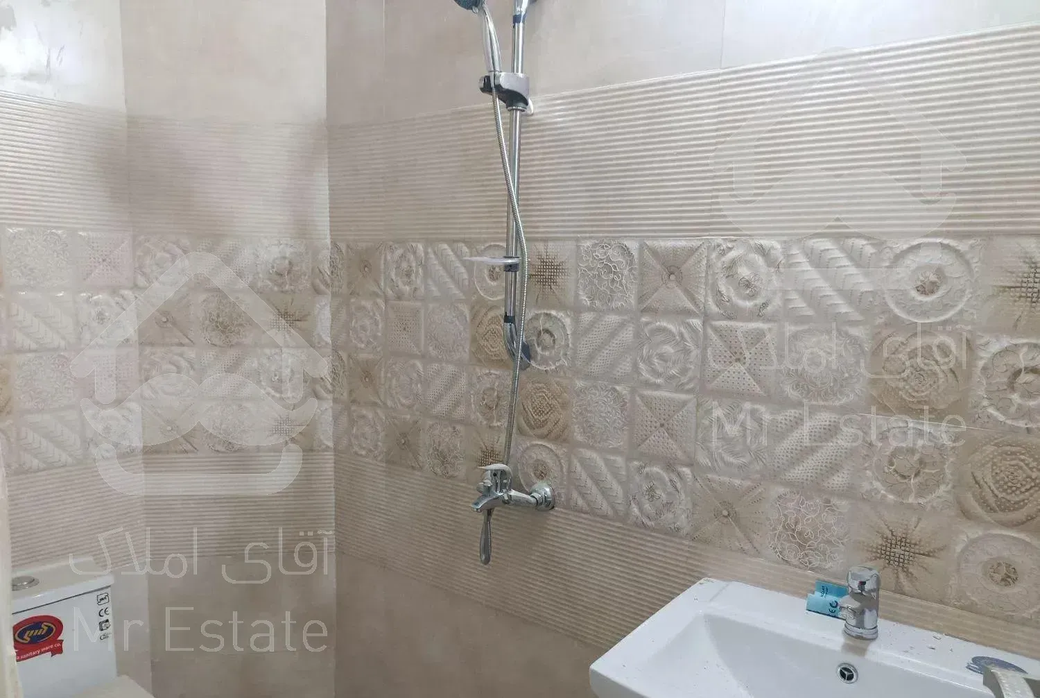 ۱۳۳متر.نوساز.تکواحدی.خ نجات الهی شمالی