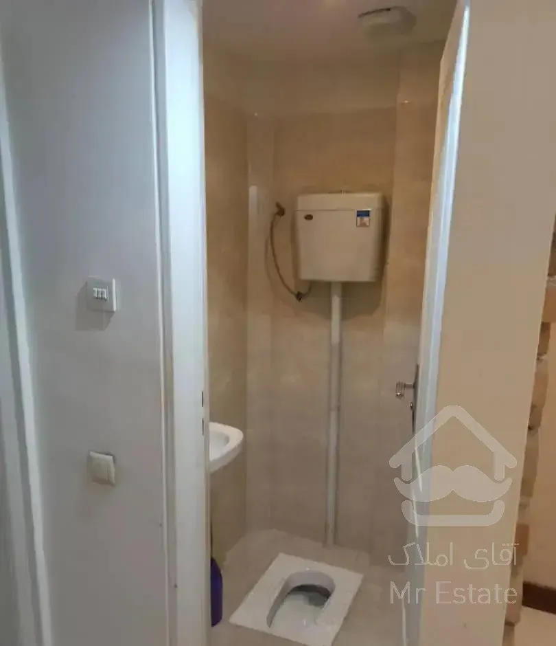 میدان ۸۰ / ۵۰ متر طبقه هم کف / دو خواب