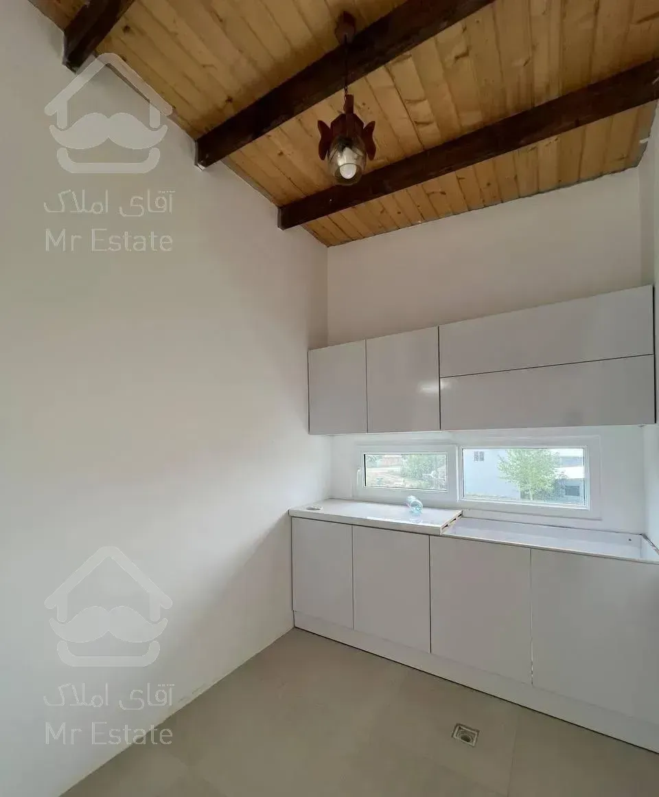 ویلا تریپلکس استخردار/نما مدرن /فاصله تا ساحل کم