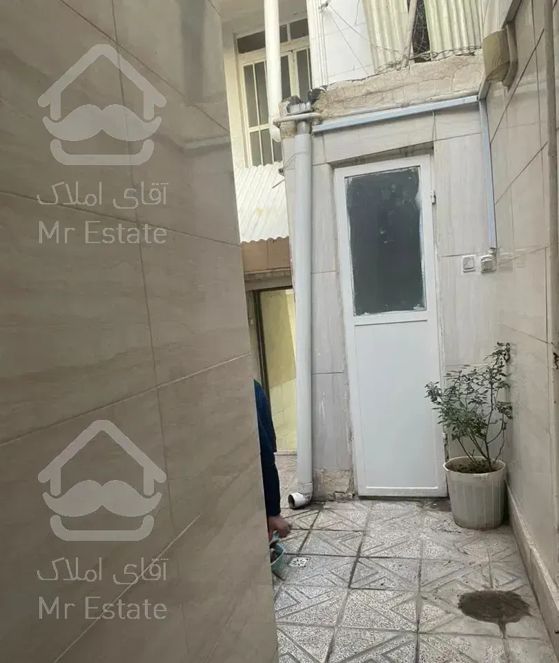 ۷۰ متر ملک حیاطی داخل بافت فرحزاد