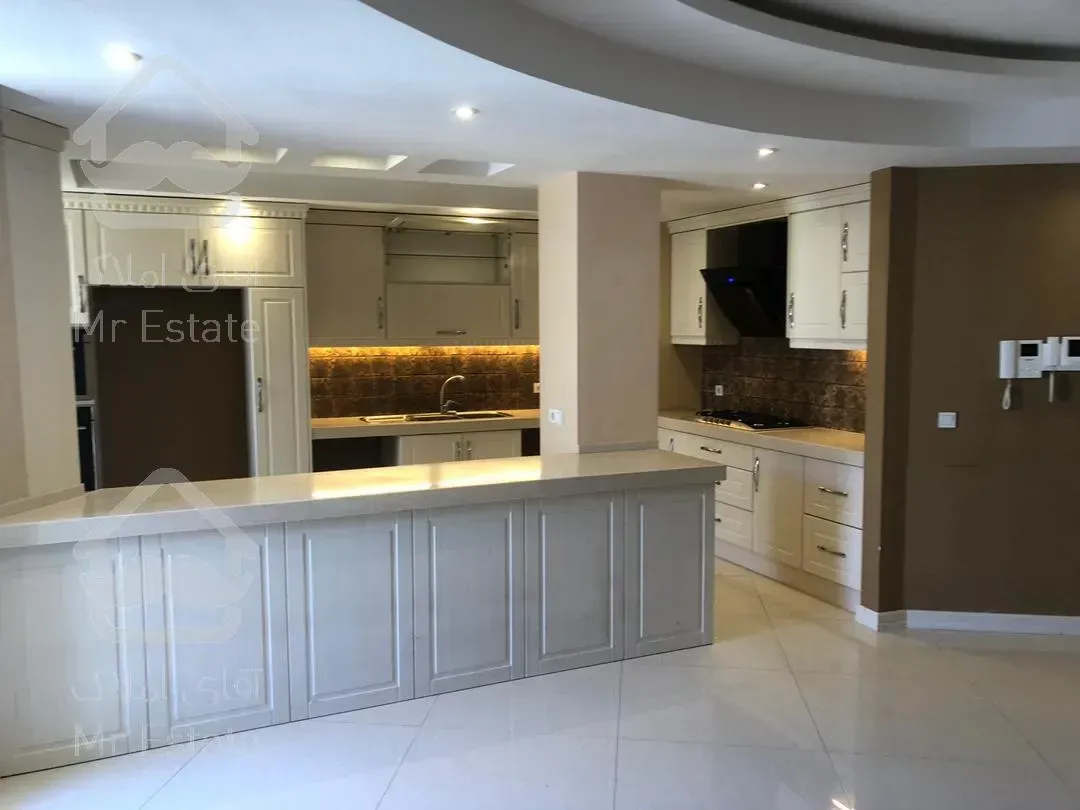 رهن و اجاره آپارتمان ۲۰۰ متری ۳ خوابه فرمانیه