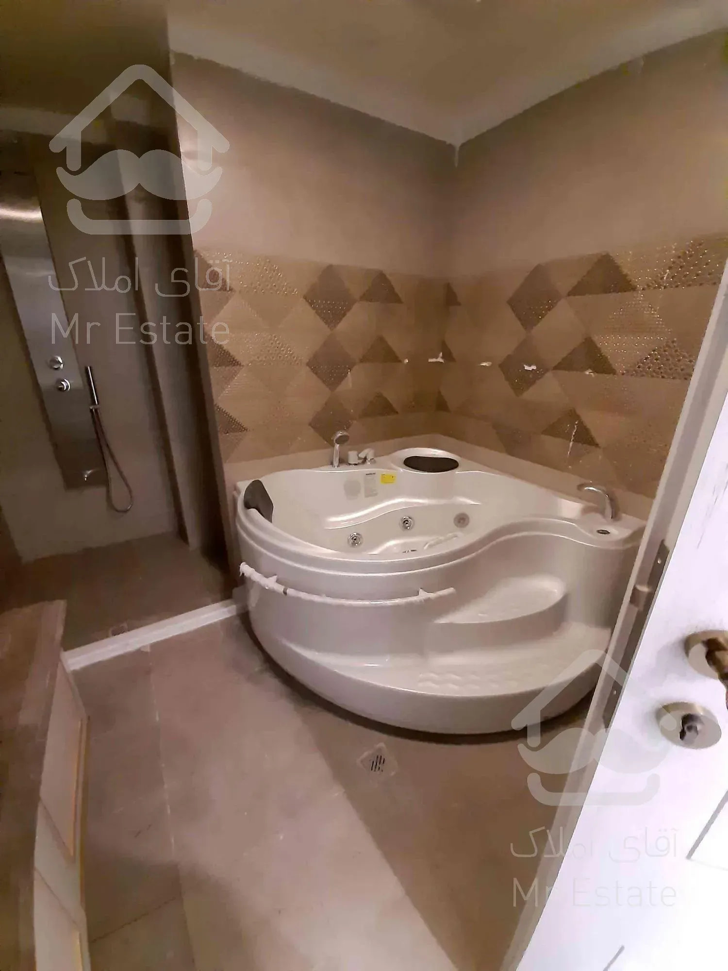 خرید آپارتمان ۲۷۰ متری اجودانیه