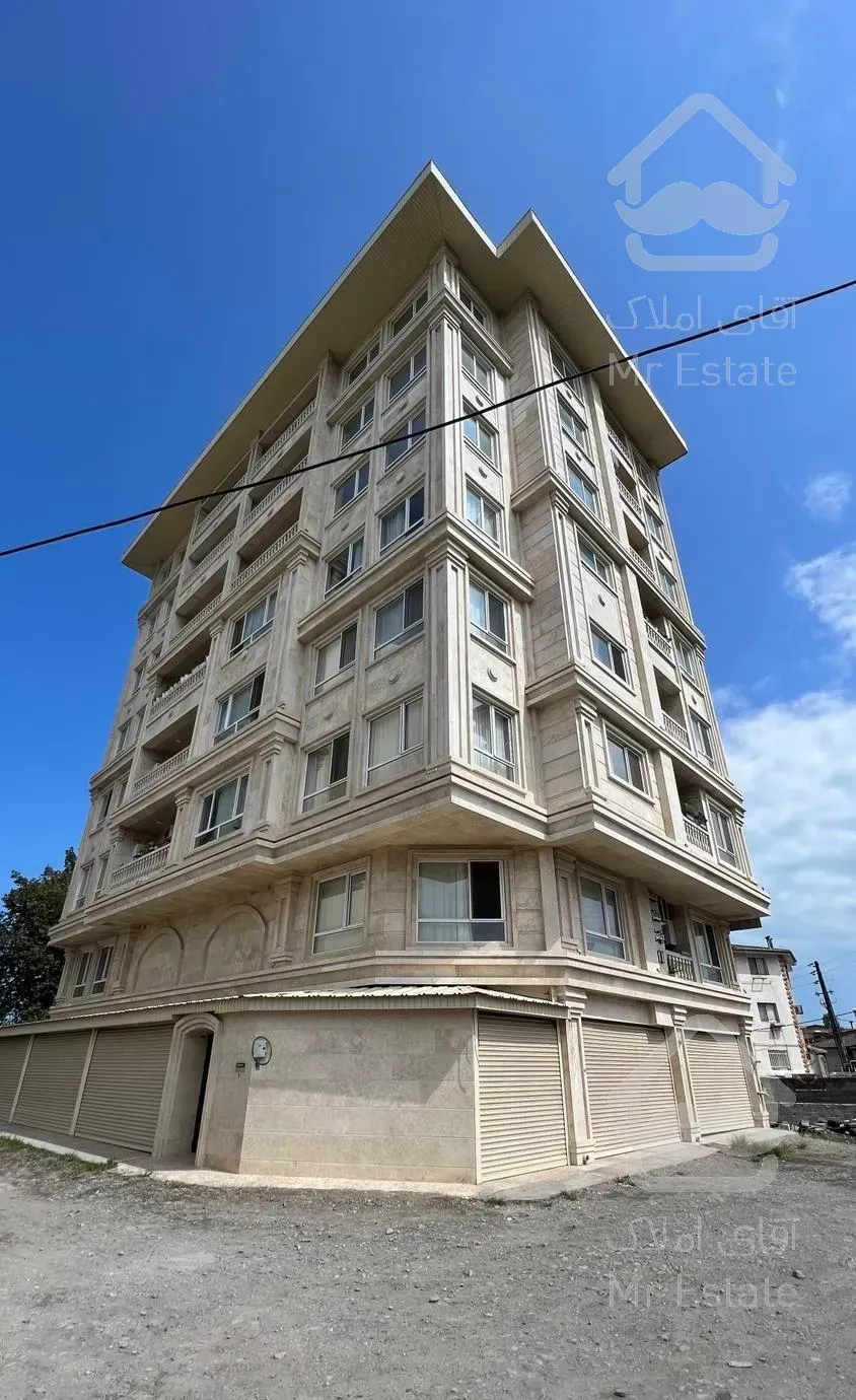 آپارتمان سه خوابه طبقه پنجم بلوار جمهوری