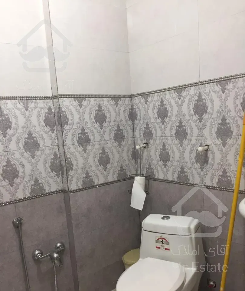 75متر اداری فول بازسازی شده طبقه دوم رو به نما