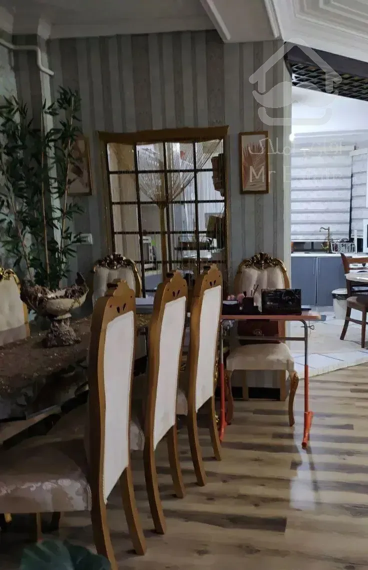 120 متری خیابان ظرافت