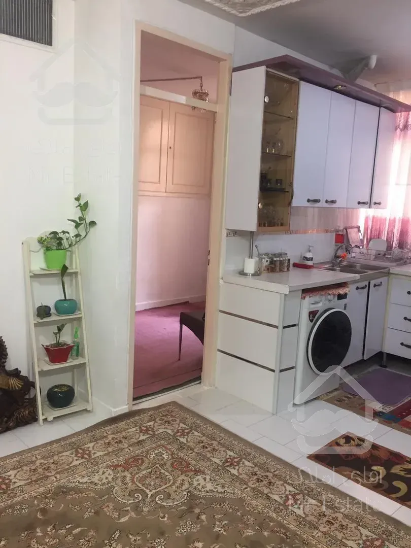 ۴۶ متر طبقه اول