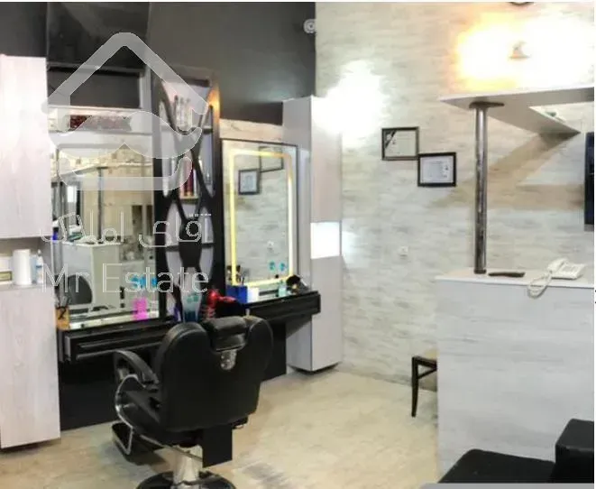 16 متر مغازه / بر خیابان / پونک / مناسب آرایشگاه