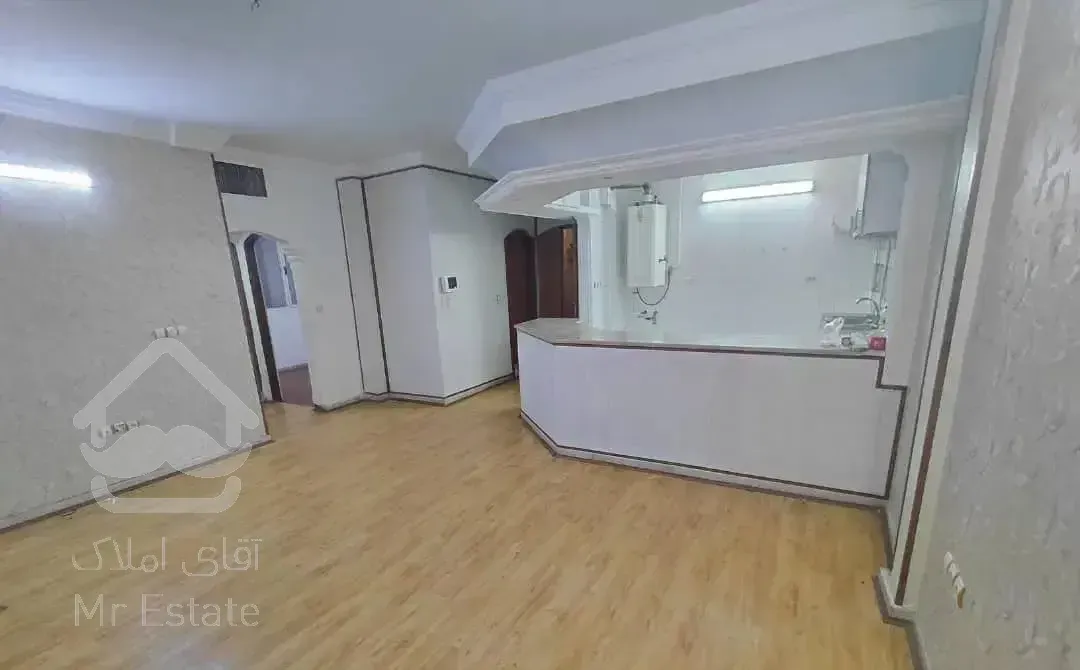 آپارتمان ۷۸ متر نزدیک به حاشیه خیابان اقبال