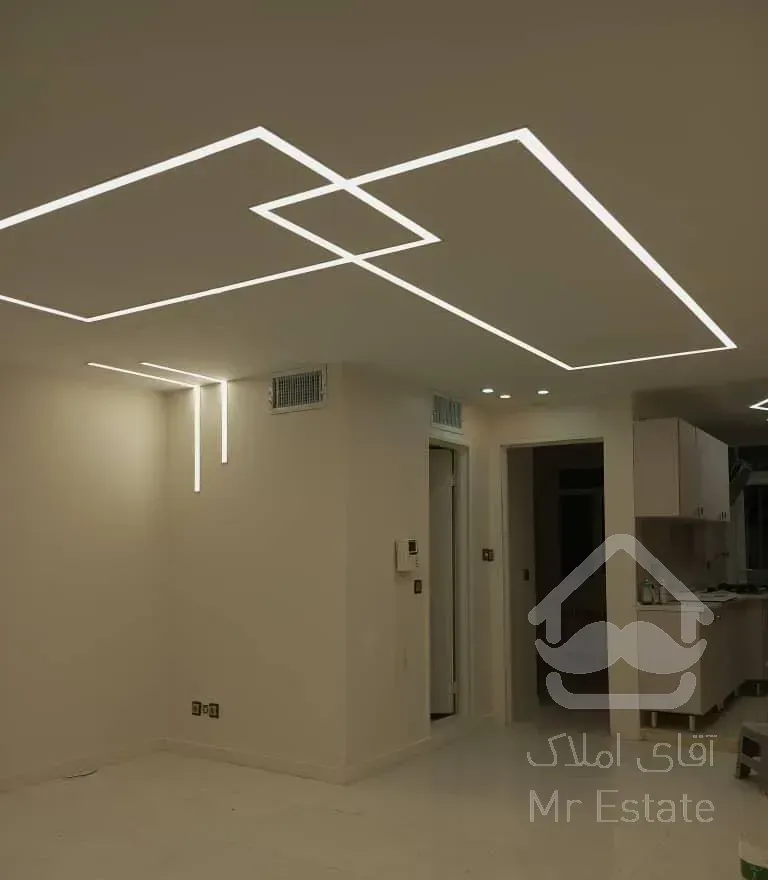 گل ساختمان غرق نور