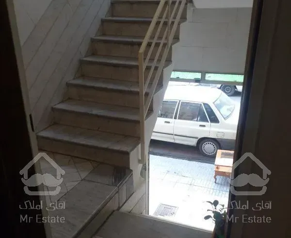 متراژ هشتاد متر سیزده متر بالکن دارد