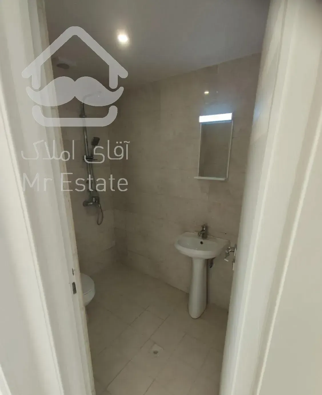 آپارتمان/ ۱۳۵ متری/سه خواب