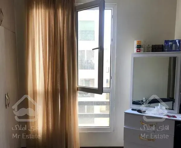 دو خوابه بالکن سر اشپزخانه و نور گیر