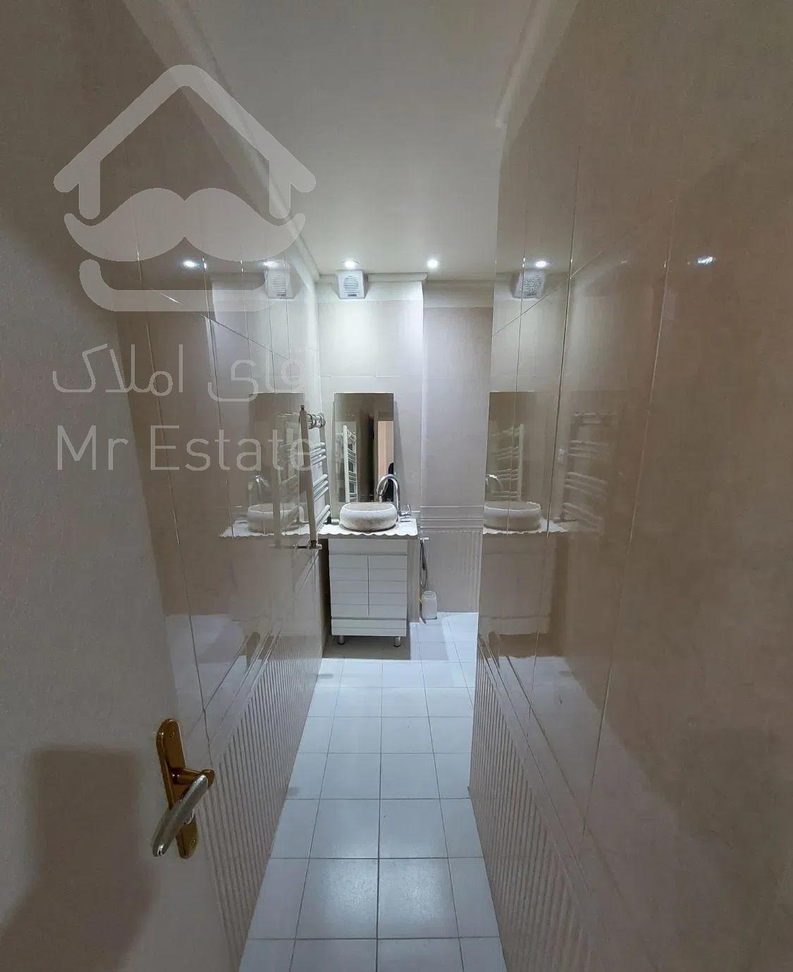 قلهک۱۳۰متر/۳خواب/غرق نور