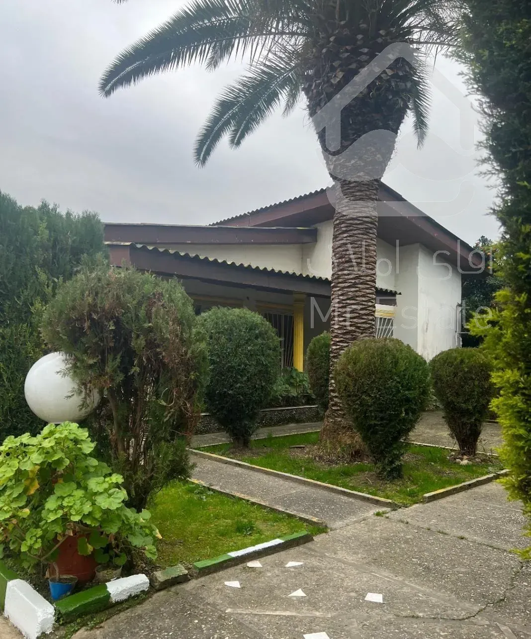 فروش ۳۷۵ متر ویلا مسکونی داخل شهرک