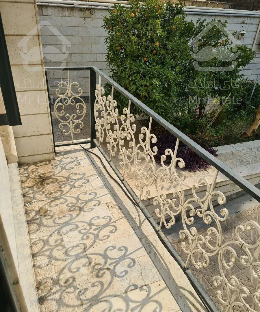 شهرآرا ۱۸۳ متر ۴ خوابه طبقه اول با حیاط خلوت مسقف