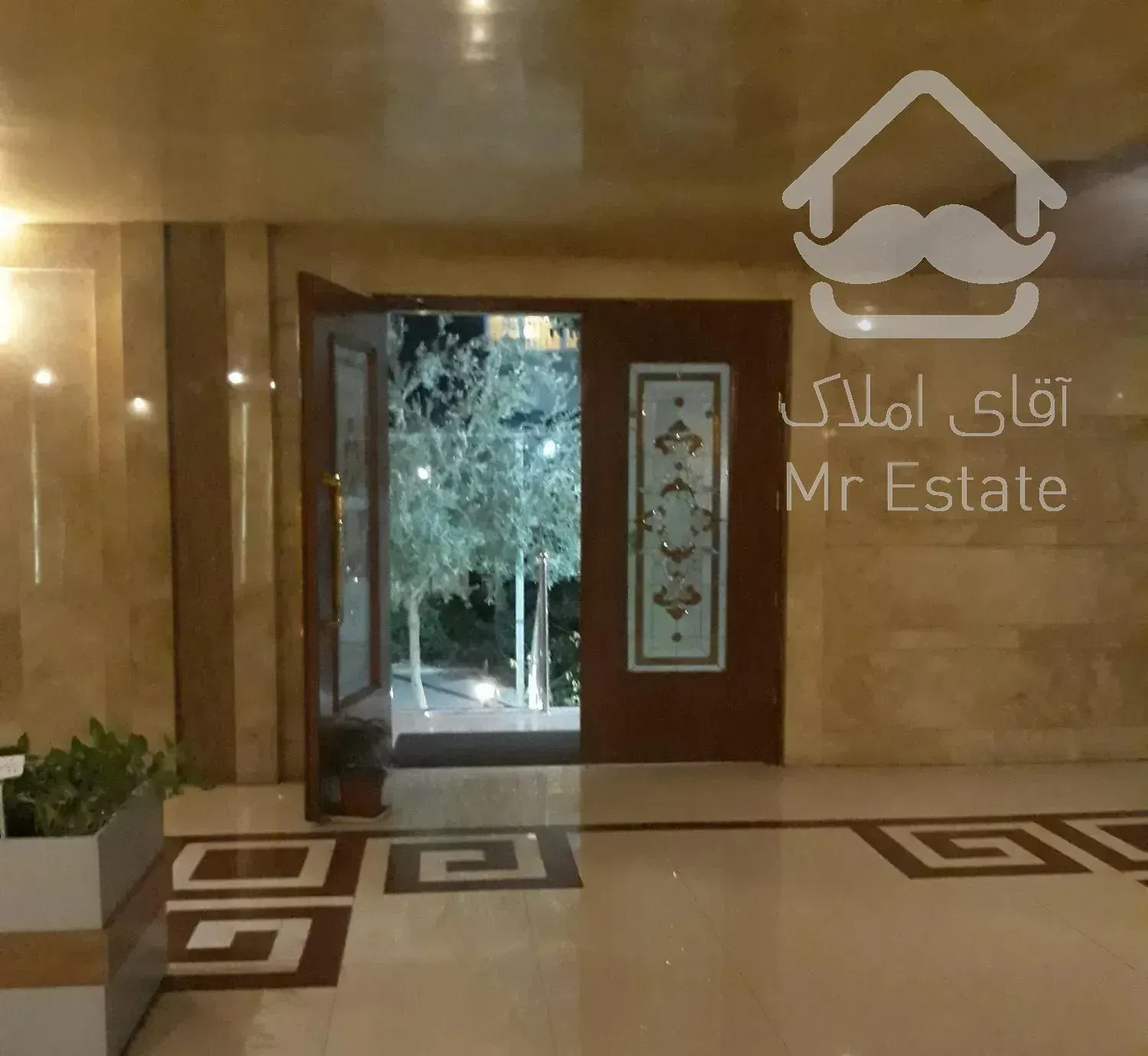 ۹۴ متر ۲ خ فول امکانات در  مجتمع بیمه