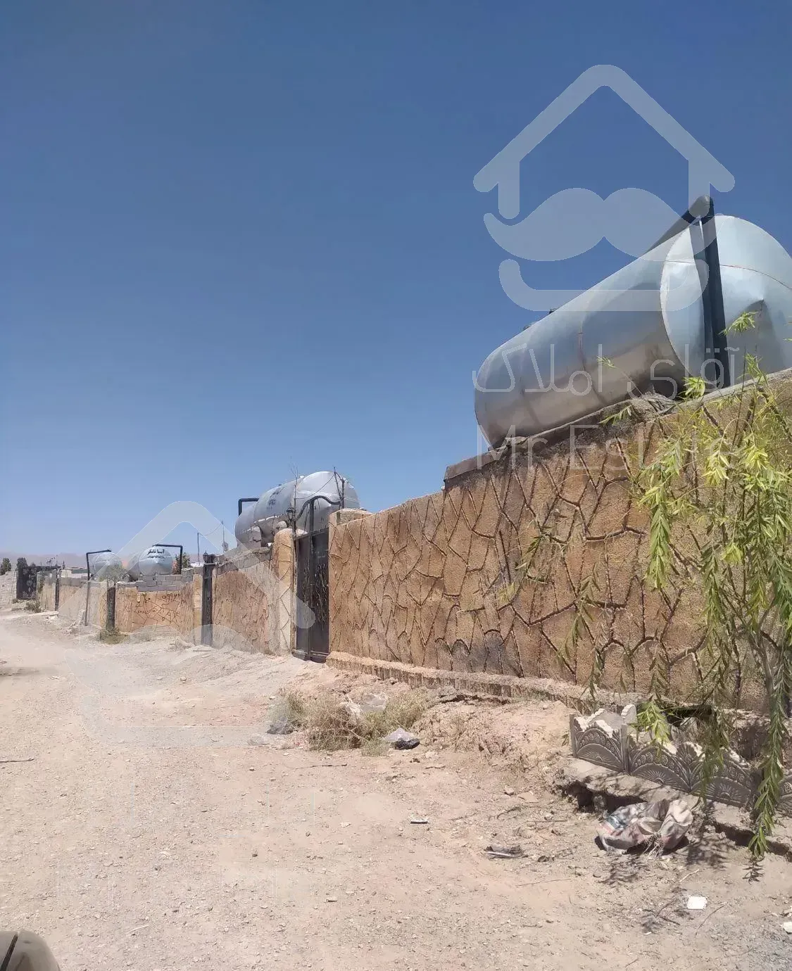 ۵۰۲متردوردیواردرب اب برق داخل مجتمع