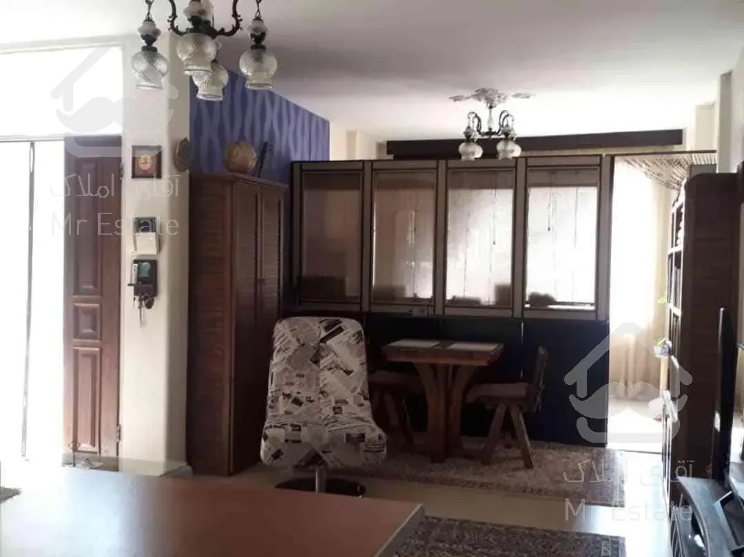 ۷۵ متر دو خوابه ؛ پلیس