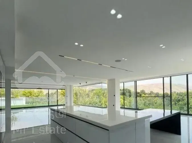 ۲۱۰ متر با پنجره‌ی قدی مستردار و تک واحدی مطهری